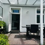 Kapitänshaus An Der Warnow Mit Sauna Gasthof Rostock
