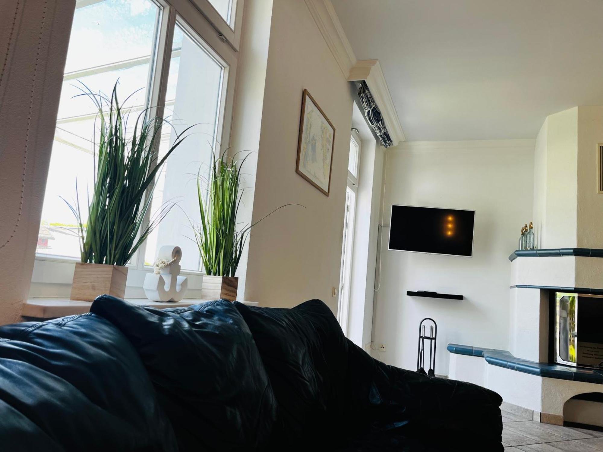 Kapitaenshaus An Der Warnow Mit Sauna Guest house *
